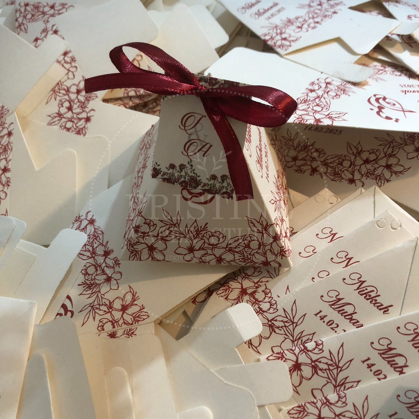 BB 032 — Elegant Maroon Pyramid Nikkah Bid Box